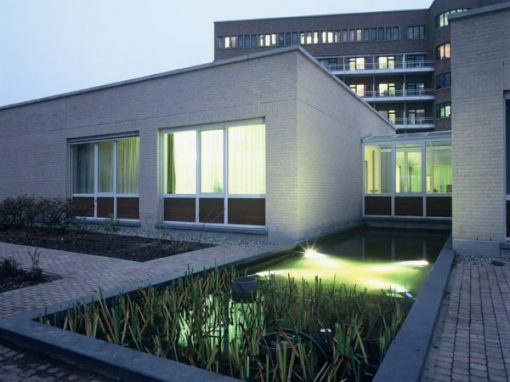ZAS AUGUSTINUS | WILRIJK<br><span style='color:#31495a;font-size:12px;'>Nieuwbouw en renovatie bestaand ziekenhuis / Nieuwbouw palliatieve afdeling</span>