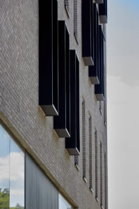 Nieuwbouw Microbiologie en medicinale chemie Rega Instituut KUL, laboproject SVR-ARCHITECTS