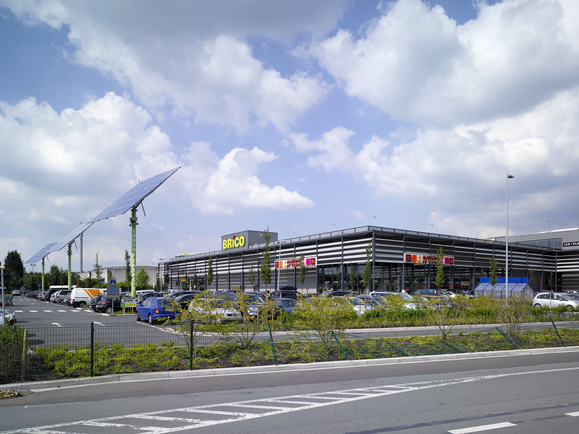 Retail Brico/Mediamarkt Wilrijk, parking