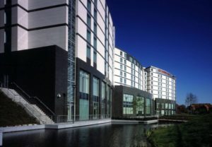 Nieuwbouw en interieur hotel Crowne Plaza Brussels Airport Brussel, project huisvesting SVR-ARCHITECTS