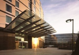Nieuwbouw en interieur hotel Crowne Plaza Brussels Airport Brussel, project huisvesting SVR-ARCHITECTS