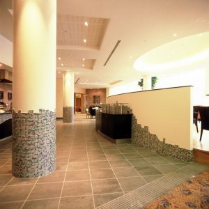 Nieuwbouw en interieur hotel Crowne Plaza Brussels Airport Brussel, project huisvesting SVR-ARCHITECTS