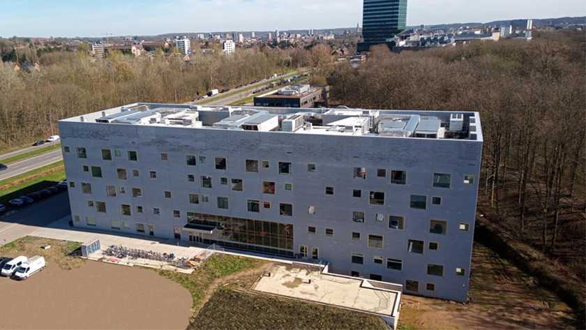 UNIVERSITEIT LEUVEN (KUL)Arenberg Accelerator (Bio-incubator IV en V). Winnend wedstrijdontwerp TM SVR-Architects & Proof of the sum.