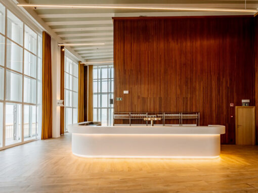 EXPL. CASINO KURSAAL | RENOVATIE LOUNGE | OOSTENDE<br><span style='color:#31495a;font-size:12px;'>Renovatie/ transformatie voormalige leeszaal tot multifunctionele eventruimte</span>