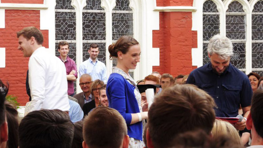 Clara Van Geel in de praatstoel