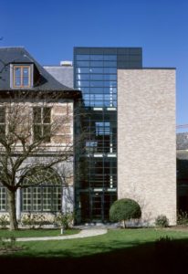 Renovatie klooster tot leslokalen en kantoren St.-Rochus klooster Instituut voor Tropische Geneeskunde, andere projecten SVR-ARCHITECTS