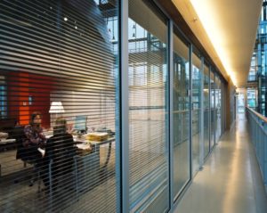 Nieuwbouw gemeentehuis Koksijde, kantoorgebouw en project ontspanning SVR-ARCHITECTS