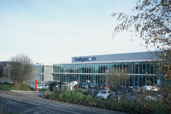 Renovatie en interieur uitbreiding Belgacom gebouw Hasselt, kantoorgebouw SVR-ARCHITECTS