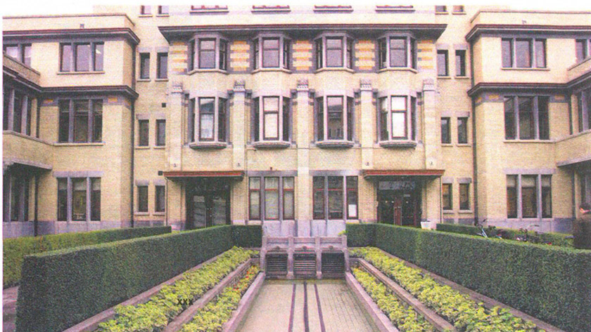 Het Tropisch Instituut : Springlevende eeuweling