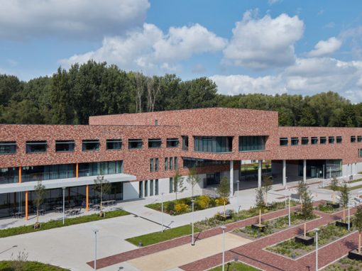 ZORGCAMPUS HOF TER SCHELDE | ANTWERPEN<br><span style='color:#31495a;font-size:12px;'>Zorgflats Linkeroever</span>