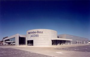 Nieuwbouw, interieur bedrijfsgebouw Mercedes-Benz Jacobs , Sint-Niklaas, kantoorgebouw en Retailproject SVR-ARCHITECTS