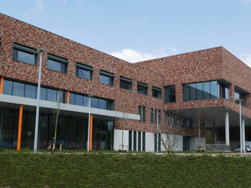 HOF TER SCHELDE<br><span style='color:#31495a;font-size:12px;'>Woon- en Zorgcentrum, nursing flats, polykliniek, ondergrondse parking, landschap</span>