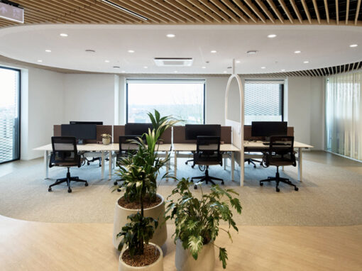 SANOFI | INTERIEURCONCEPT & UITVOERING KANTOREN + CONCEPT LABORATORIA | ZWIJNAARDE<br><span style='color:#31495a;font-size:12px;'>Interieurarchitectuur kantoren en programmatie laboratoria</span>