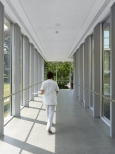 Nieuwbouw verbindingsgang ziekenhuis Sint-Augustinus Wilrijk, project gezondheidszorg SVR-ARCHITECTS