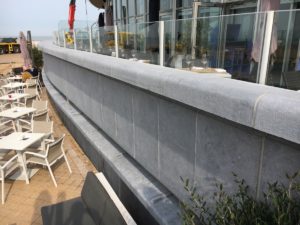 Rénovation piédestal existant / Nouveau escalier façade Ouest
