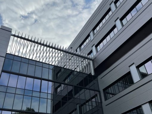 UNIVERSITAIR ZIEKENHUIS ANTWERPEN (UZA)<br><span style='color:#31495a;font-size:12px;'>Nieuwbouw ziekenhuisvleugel UZA (Gebouw Q)</span>