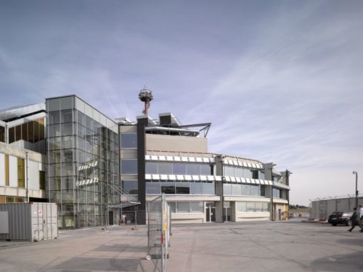 BRUSSELS AIRPORT COMPANY<br><span style='color:#31495a;font-size:12px;'>Le bâtiment satellite </span>